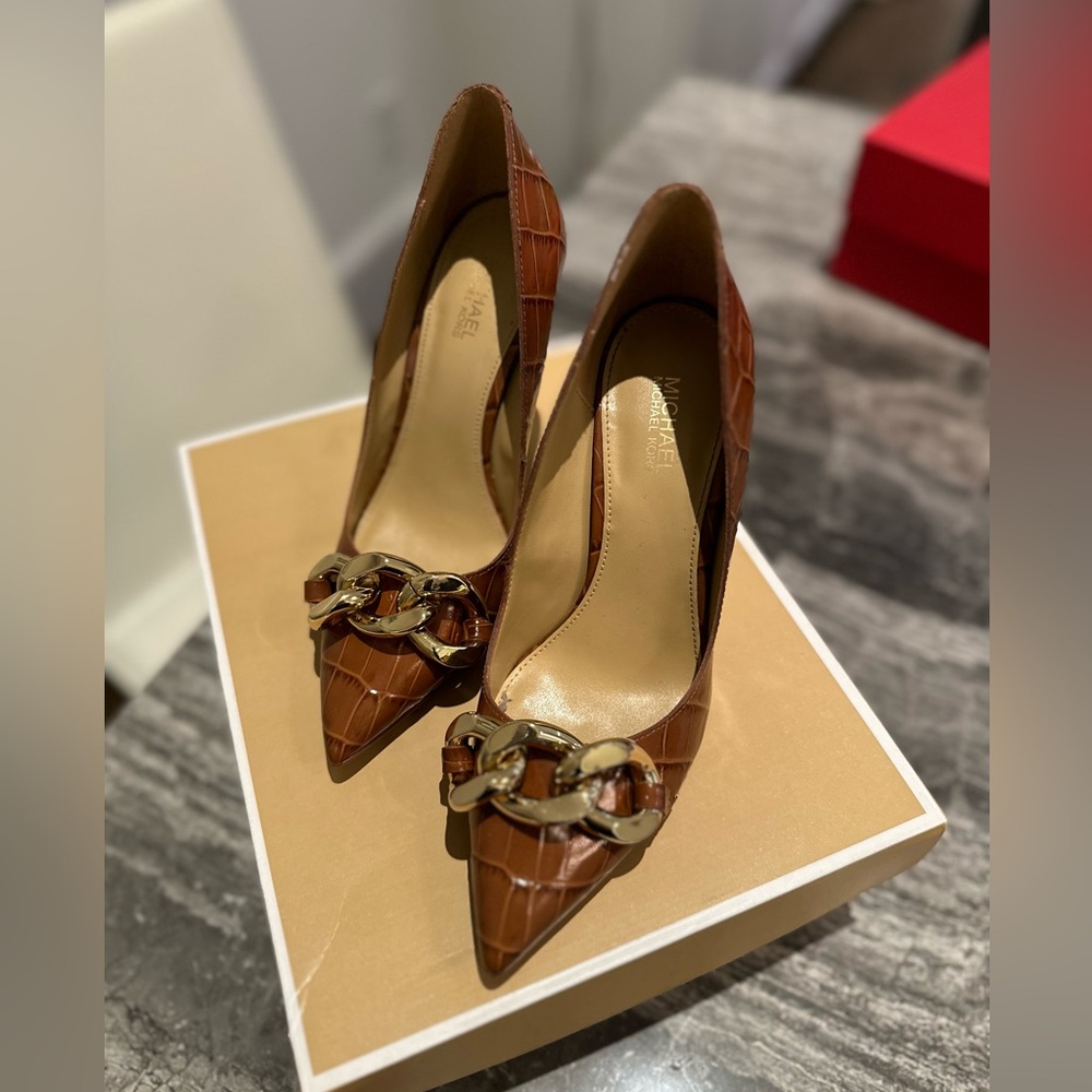 Worn once , Michael Michael Kors Scarlett Chain Pump